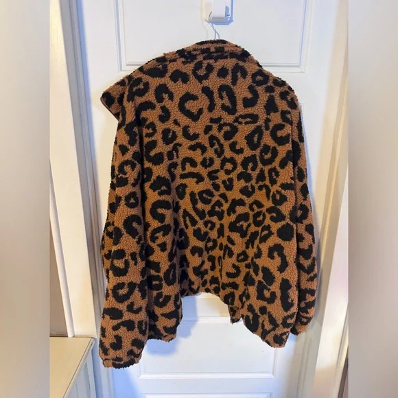 Brunette The Label Black and Brown Teddy Jacket - Picture 3 of 3